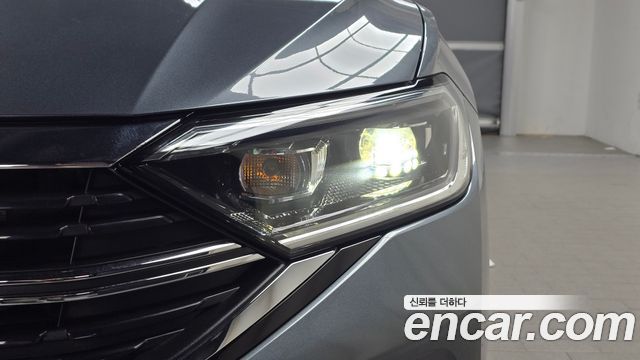 Volkswagen Jetta 2023 — photo 8