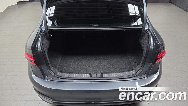 Volkswagen Jetta 2023 — photo 31