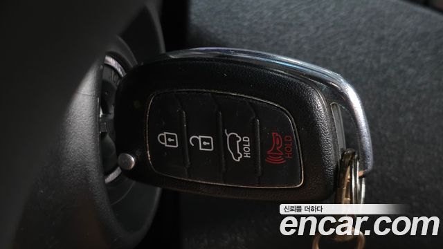 Hyundai AVANTE 2015 — photo 17