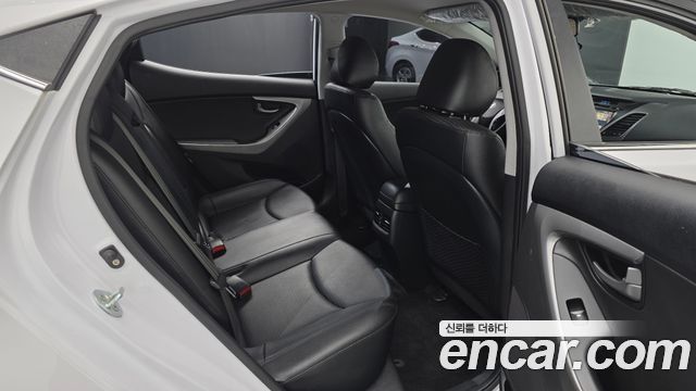 Hyundai AVANTE 2015 — photo 20
