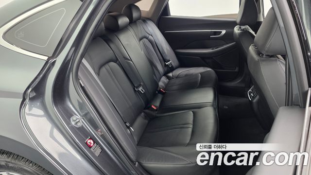 Hyundai Sonata 2022 — photo 18