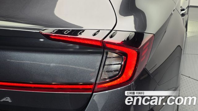 Hyundai Sonata 2022 — photo 9
