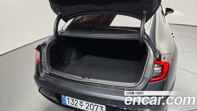 Hyundai Sonata 2022 — photo 32