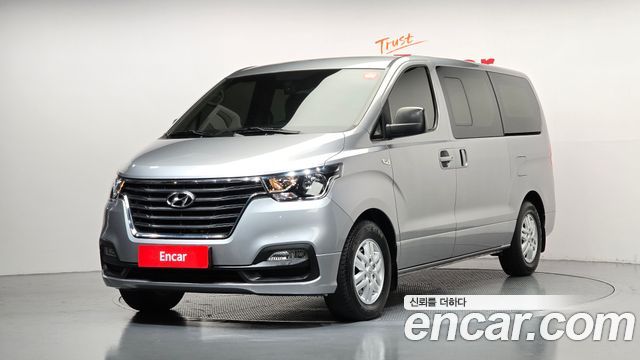 Hyundai Starex 2021 — photo 1