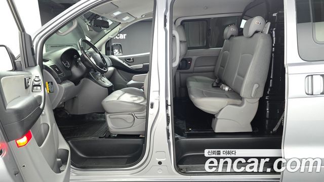 Hyundai Starex 2021 — photo 17