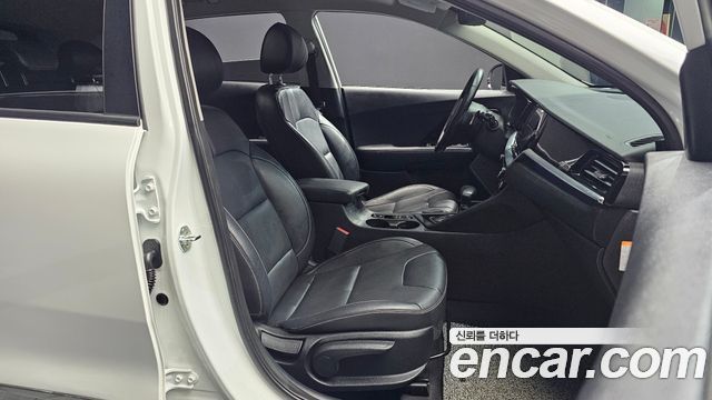 Kia Niro 2020 — photo 16