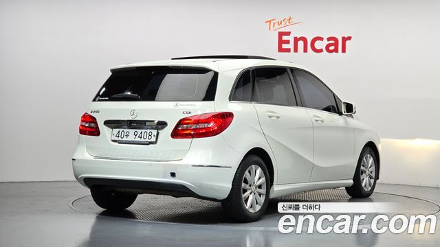 Mercedes-Benz B-Class 2014 — photo 2
