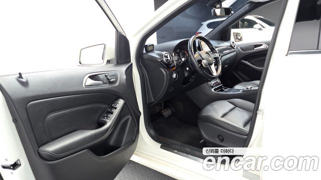 Mercedes-Benz B-Class 2014 — photo 10