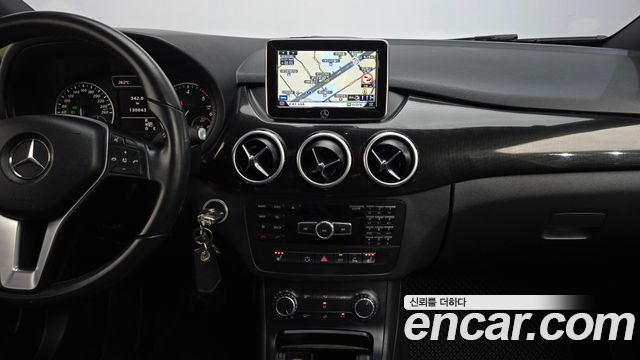 Mercedes-Benz B-Class 2014 — photo 16
