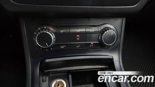 Mercedes-Benz B-Class 2014 — photo 20