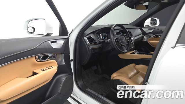 Volvo XC90 2021 — photo 10