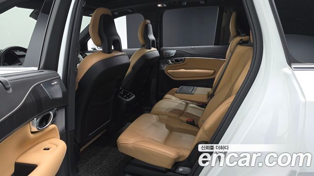 Volvo XC90 2021 — photo 11