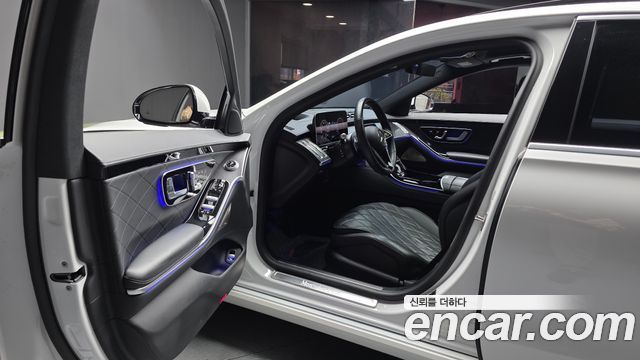 Mercedes-Benz S-Class 2024 — photo 13