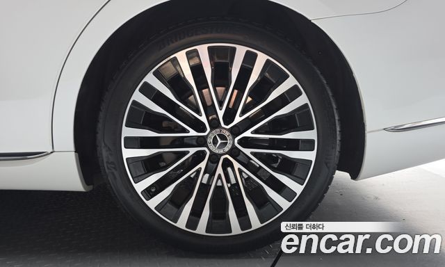 Mercedes-Benz S-Class 2024 — photo 7