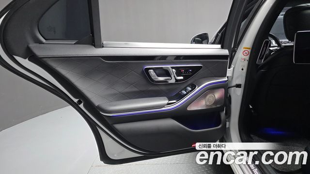 Mercedes-Benz S-Class 2024 — photo 15