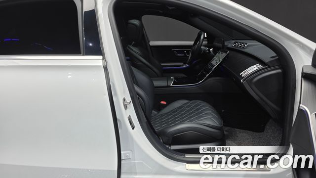 Mercedes-Benz S-Class 2024 — photo 16