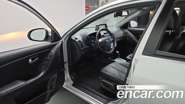 Hyundai AVANTE 2010 — photo 10