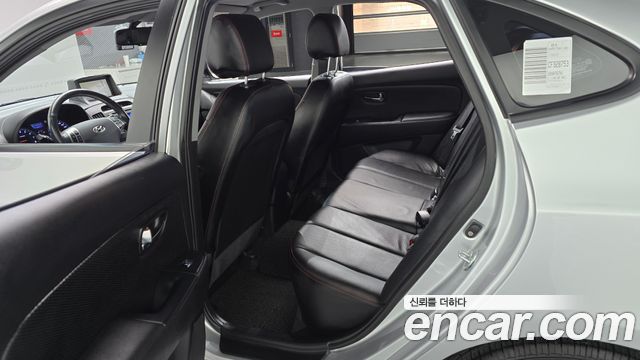Hyundai AVANTE 2010 — photo 11
