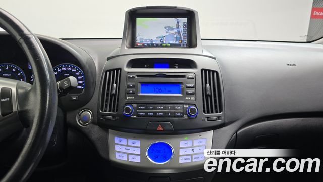 Hyundai AVANTE 2010 — photo 13