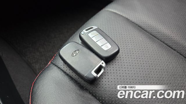 Hyundai AVANTE 2010 — photo 16