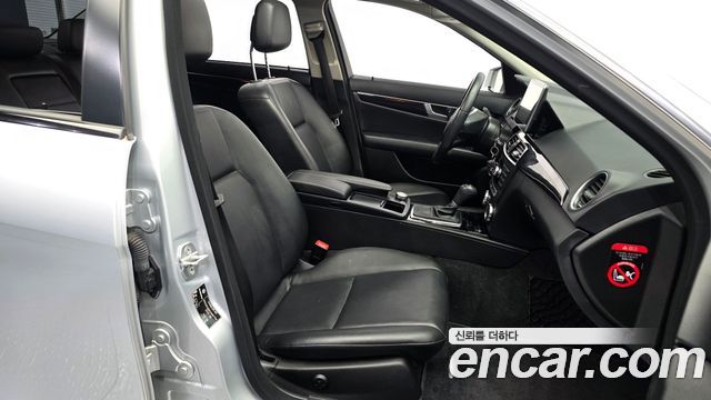 Mercedes-Benz C-Class 2012 — photo 11