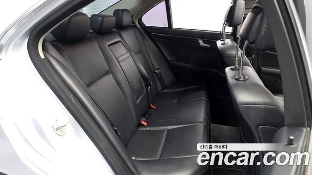 Mercedes-Benz C-Class 2012 — photo 12