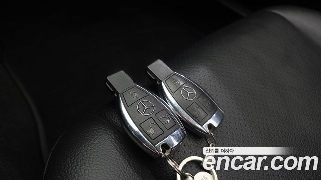 Mercedes-Benz C-Class 2012 — photo 16