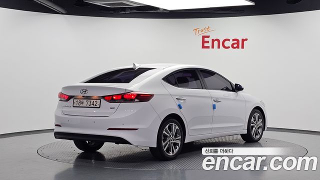 Hyundai AVANTE 2018 — photo 2