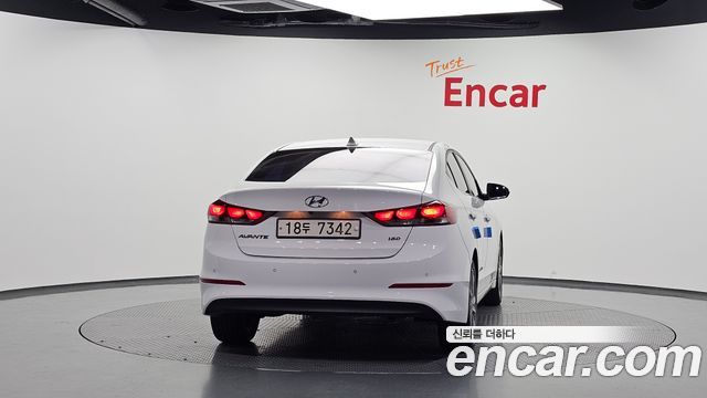Hyundai AVANTE 2018 — photo 4