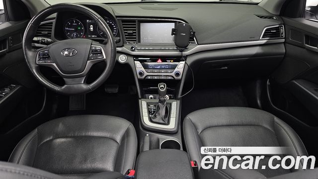 Hyundai AVANTE 2018 — photo 10