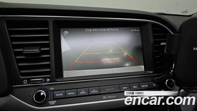 Hyundai AVANTE 2018 — photo 21