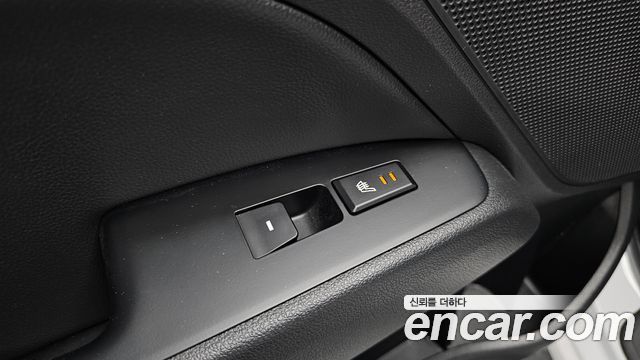 Hyundai AVANTE 2018 — photo 24