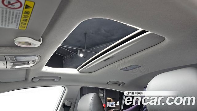 Hyundai AVANTE 2018 — photo 25