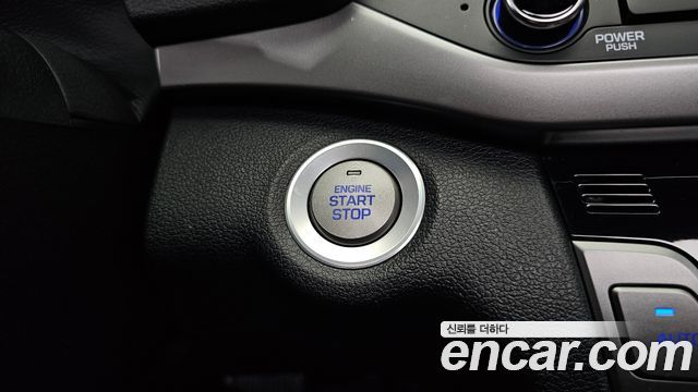 Hyundai AVANTE 2018 — photo 28