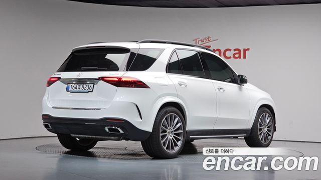 Mercedes-Benz GLE-Class 2026 — photo 2