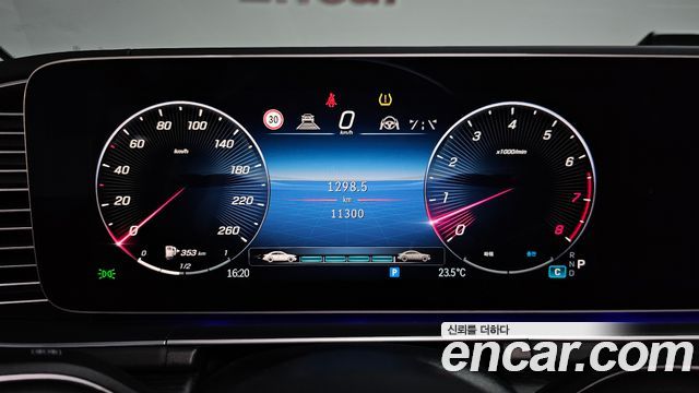 Mercedes-Benz GLE-Class 2026 — photo 11