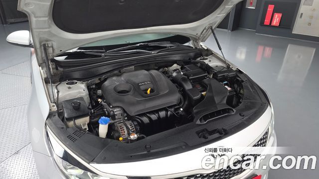 Kia K5 2017 — photo 6