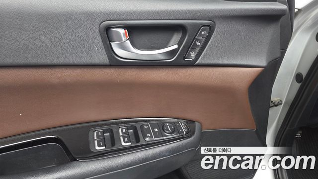 Kia K5 2017 — photo 25