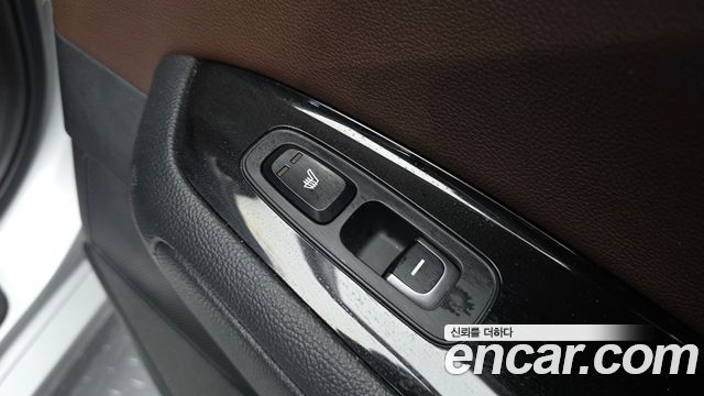 Kia K5 2017 — photo 26