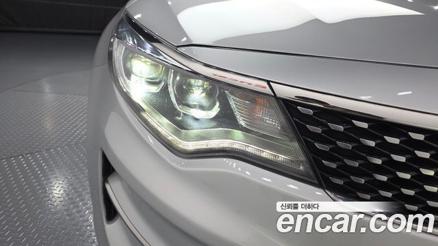 Kia K5 2017 — photo 8