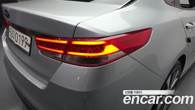 Kia K5 2017 — photo 9
