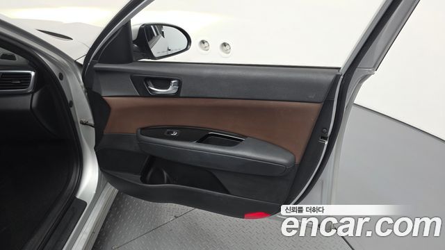Kia K5 2017 — photo 14
