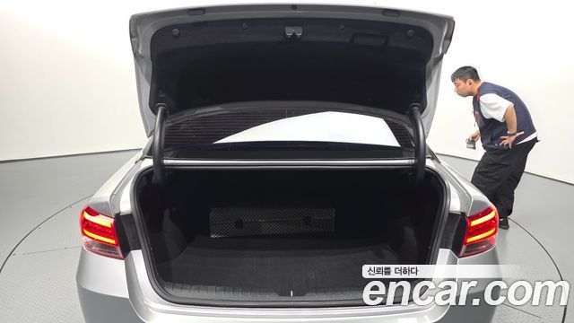 Kia K5 2017 — photo 27