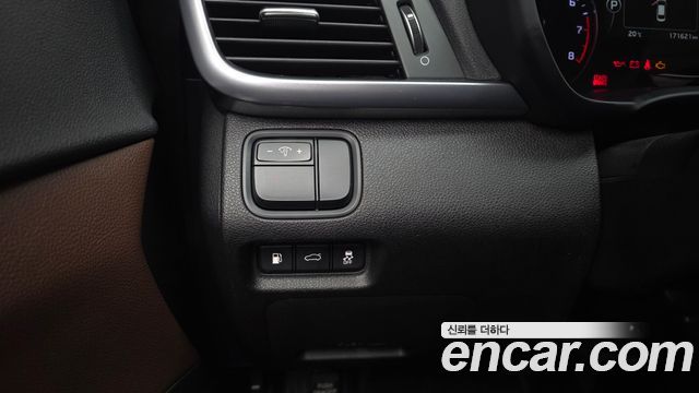 Kia K5 2017 — photo 29
