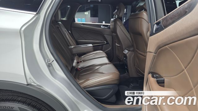 Lincoln MKC 2017 — photo 12