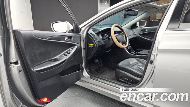 Hyundai Sonata 2012 — photo 13