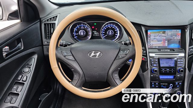 Hyundai Sonata 2012 — photo 19