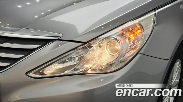 Hyundai Sonata 2012 — photo 8