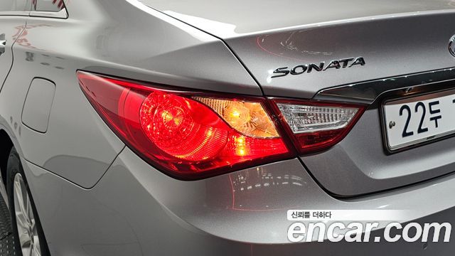 Hyundai Sonata 2012 — photo 9