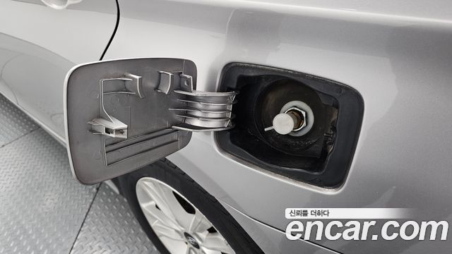 Hyundai Sonata 2012 — photo 32